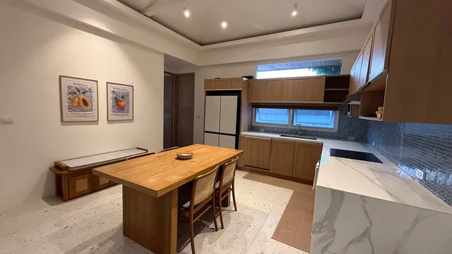 The kitchen and the dining table